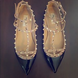 Kaitlyn Pan Rockstud flats - Valentino Dupes